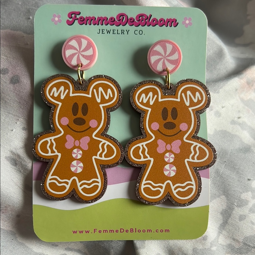 Small Shop Mickey Gingerbread Earrings - Brown and Pink